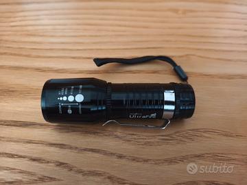 lampada torcia ultrafire led