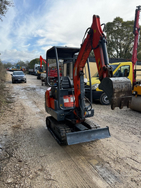 Escavatore libra 216