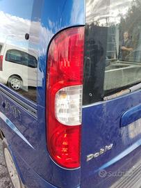 Fanale posteriore sinistro FIAT DOBLO del 2006