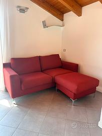 Divano due posti con pouf