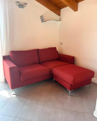 Divano due posti con pouf