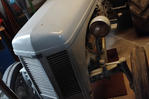 Trattore d'epoca massey ferguson TEF 20