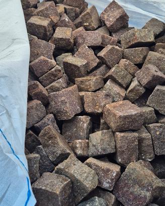 SAMPIETRINI PER PAVIMENTAZIONE CUBETTI
