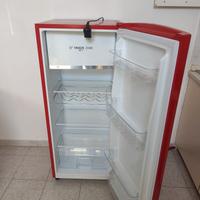 Frigorifero hicense rosso