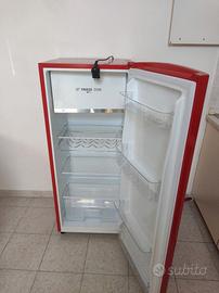 Frigorifero hicense rosso