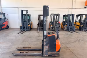 TRASNPALLET A COLONNA TOYOTA ELETTRICO