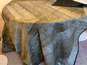 copri tavolo o copri letto in broccato d,oro