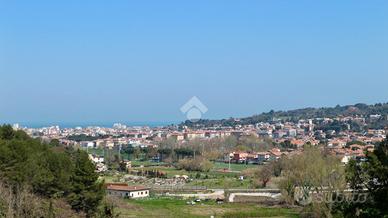VILLA SINGOLA A PESARO