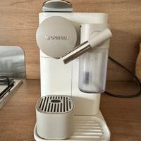Macchina caffè Nespresso Lattissima One
