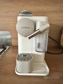 Macchina caffè Nespresso Lattissima One