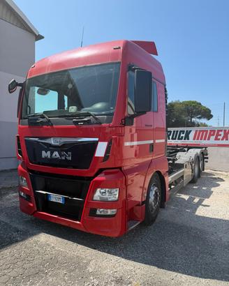 Man TGX 26-440, motrice per casse mobili