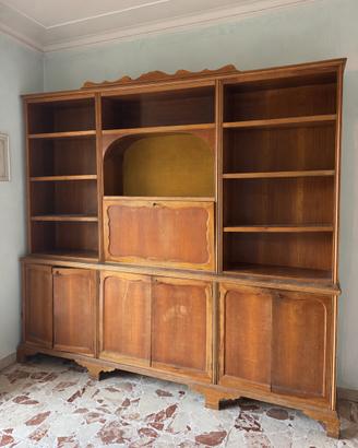 Libreria armadio in legno massello – 260 × 230 cm