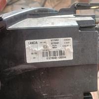 faro destro lancia y