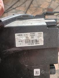 faro destro lancia y