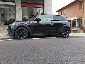 Mini 1.5 COOPER *6.400 KM*, NAVI, LED, UNICOPROPRI