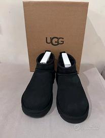 Stivali da neve UGG Mini neri, taglia 38
