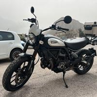 Ducati Scrambler Icon Dark 800