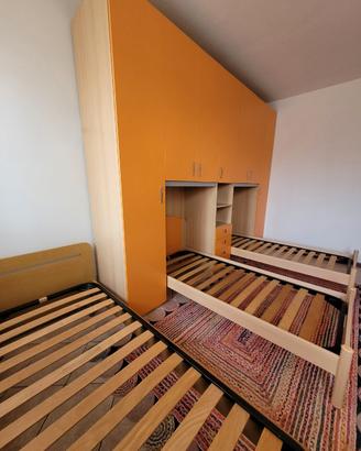 Cameretta da letto completa con 3 letti 