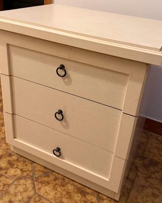 Comodino in Legno Chiaro --- Stile Classico Modern