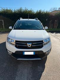 Dacia Sandero Stepway 0.9 GPL - NAV. - NEOP. - 12 