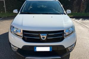 Dacia Sandero Stepway 0.9 GPL - NAV. - NEOP. - 12 