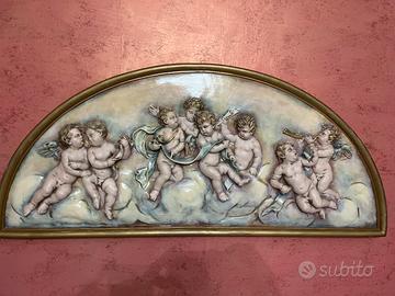 Bassorilievo in gesso decorato
