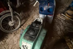 Vespa PK50 FUNZIONANTE completa di tutto