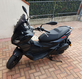 Aprilia SR GT 200