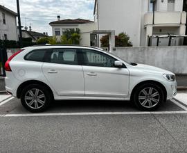 Volvo XC60 2015 - Bianca - motore da sistemare