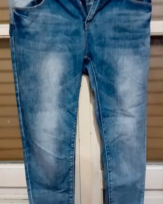 jeans con inserti brillanti alle caviglie