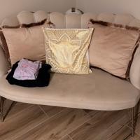 Set divano,2poltrone e pouf beige e oro