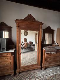 Armadio con specchio