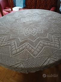 tovaglia rotonda fatta ai ferri