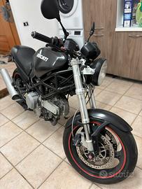 Ducati Monster dark 620