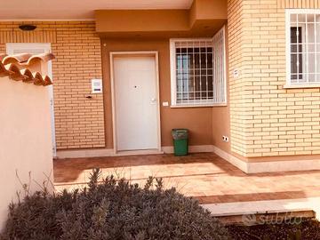 POMEZIA Torvaianica Alta Appartamento con Giardino