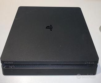 Ps4 slim + 2 controller originali e 4 giochi
