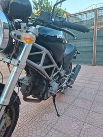 Moto ducati monste 620 iniezione