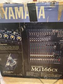 Mixer Yamaha MG 166 CX