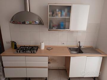 Cucina moderna completa