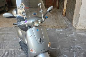 vespa ET4 125 anno 1999