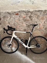 Bici da corsa Factor O2