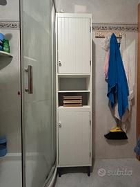 Completo mobili per bagno in legno bianco