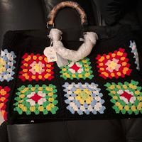 borsa  a mano o a tracolla