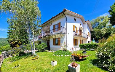 Villa a Schiera a Pellegrino Parmense 4 locali