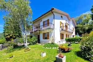 Villa a Schiera a Pellegrino Parmense 4 locali