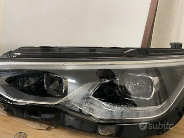 FARO VOLKSWAGEN GOLF  8