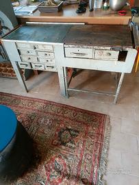 tavolo da falegname con bacheca portautensili 