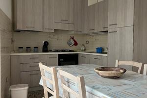 Curato e confortevole appartamento vicino al mare