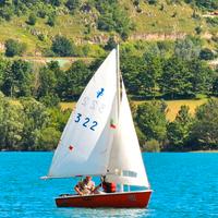 Barca a vela derica con carrello