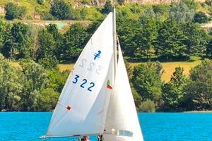 Barca a vela derica con carrello